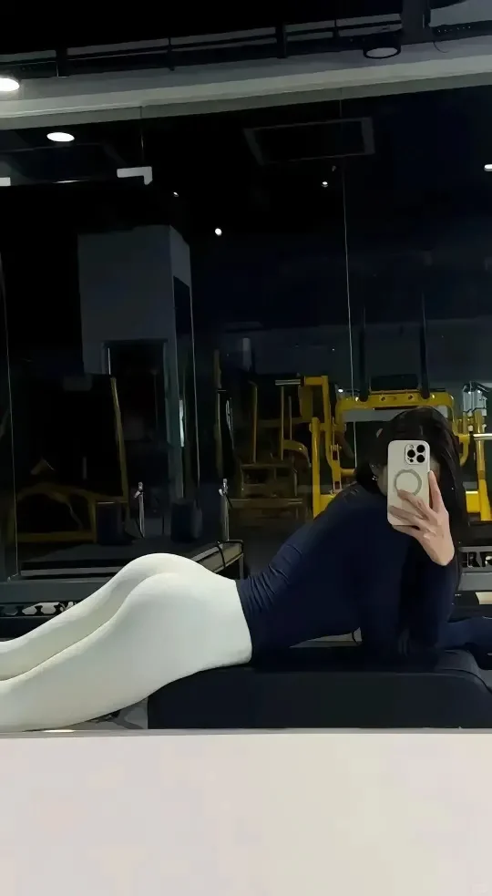 美到骨子里的健身女孩！