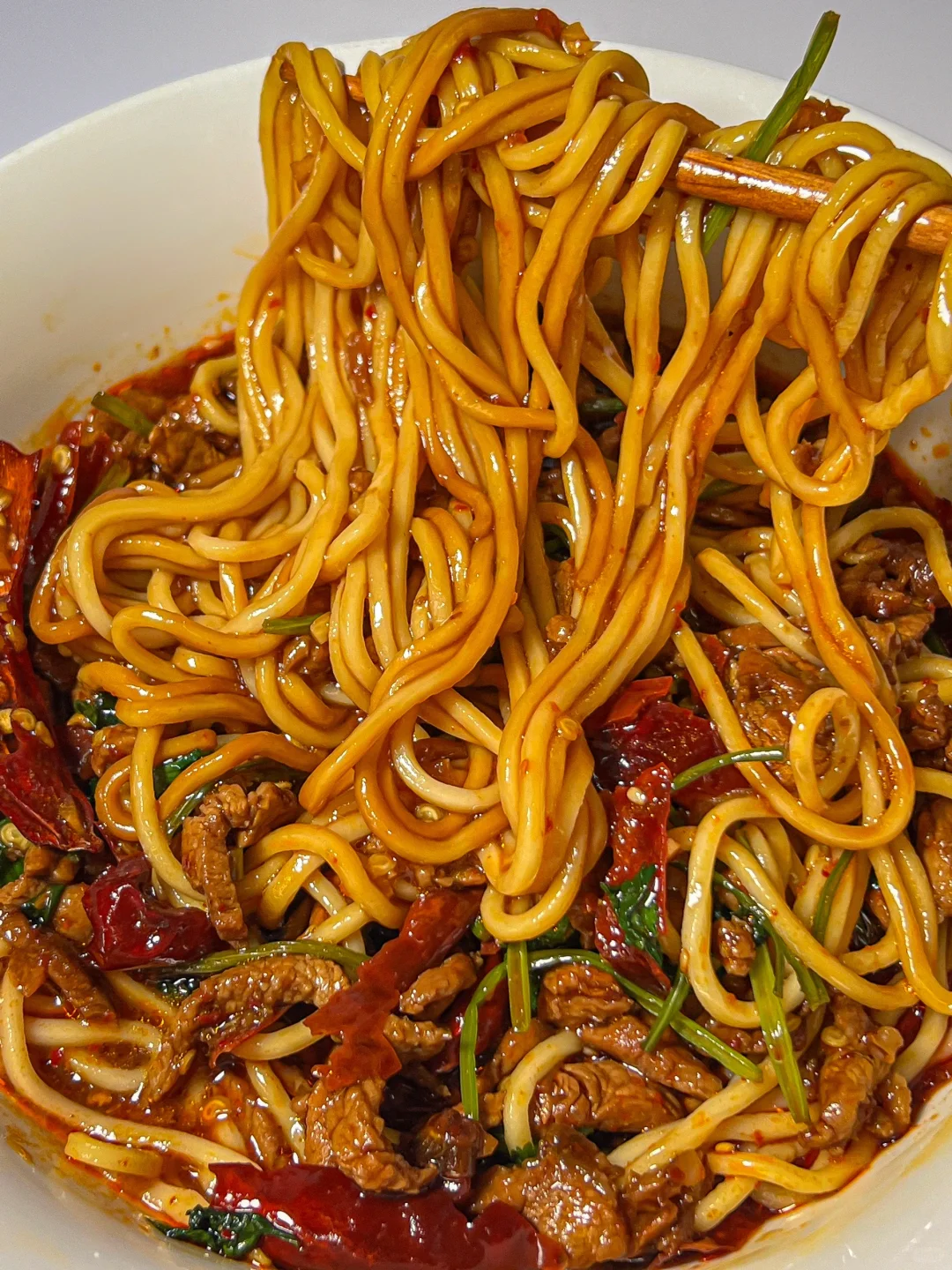 一人食｜我的幸福晚餐·͜·♡ 香辣肉丝拌面