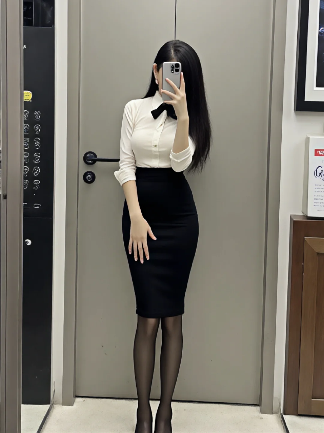 穿包臀裙去上班会被穿小鞋吗