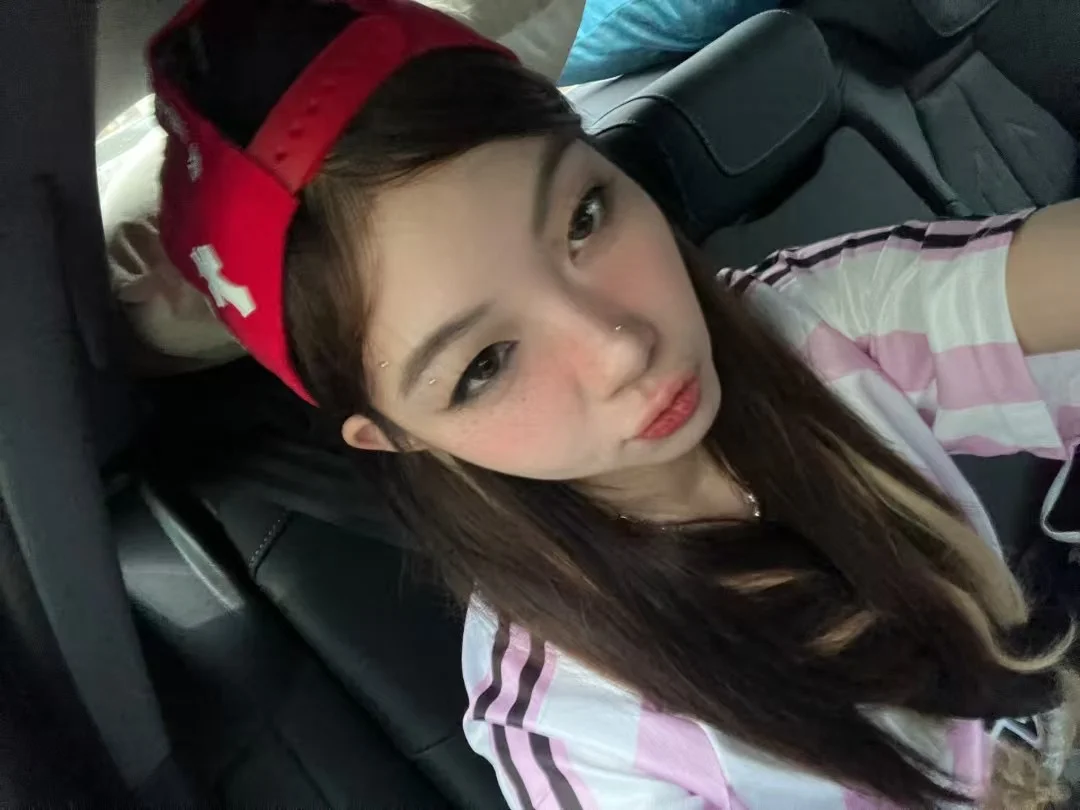 今日酷酷女孩的OOTD