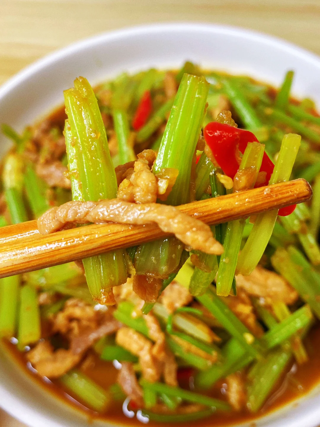 🔥家常快手菜👉芹菜炒肉，简单下饭还健康‼️