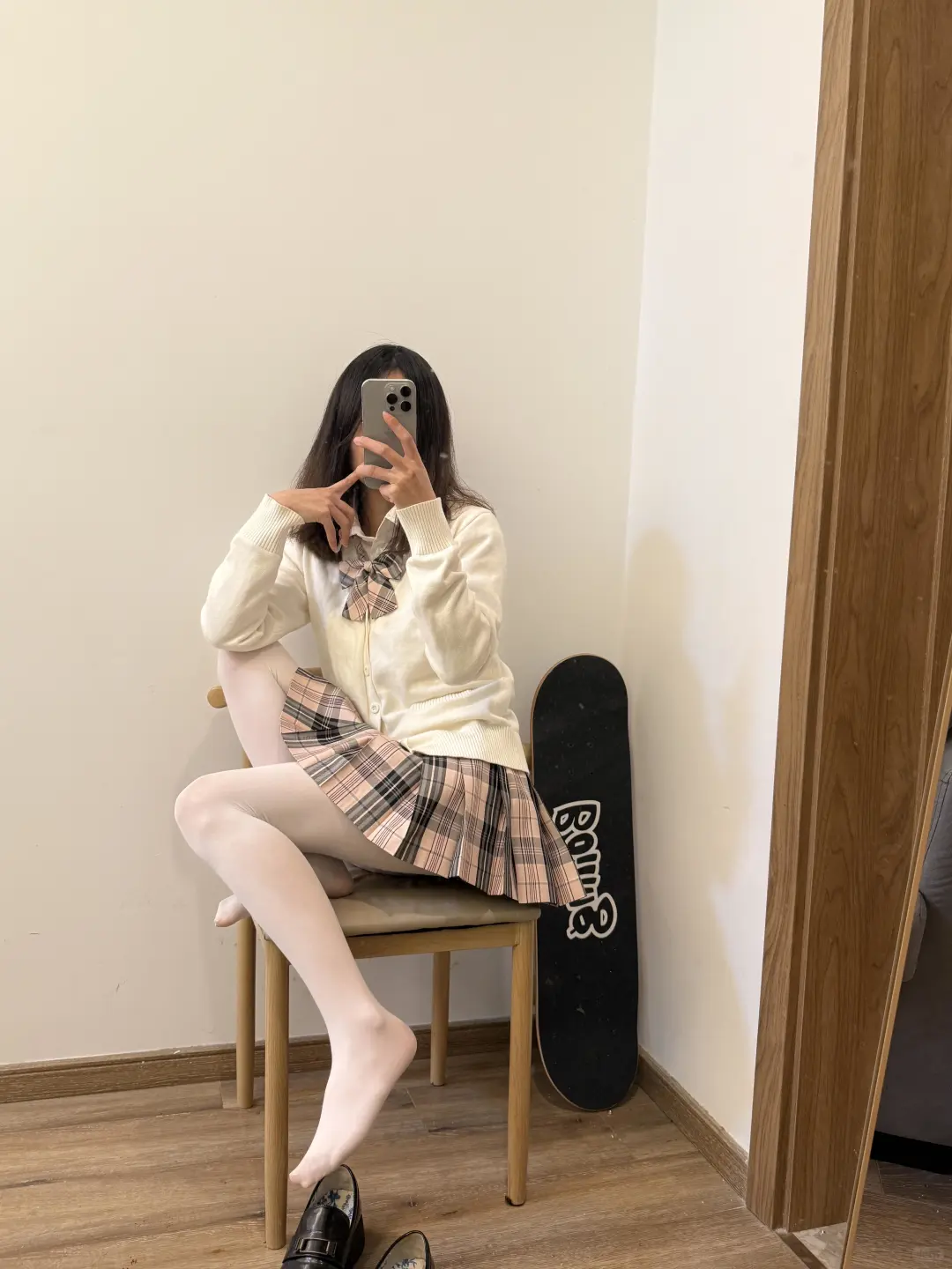 8成新，有点勾丝，介意勿拍。