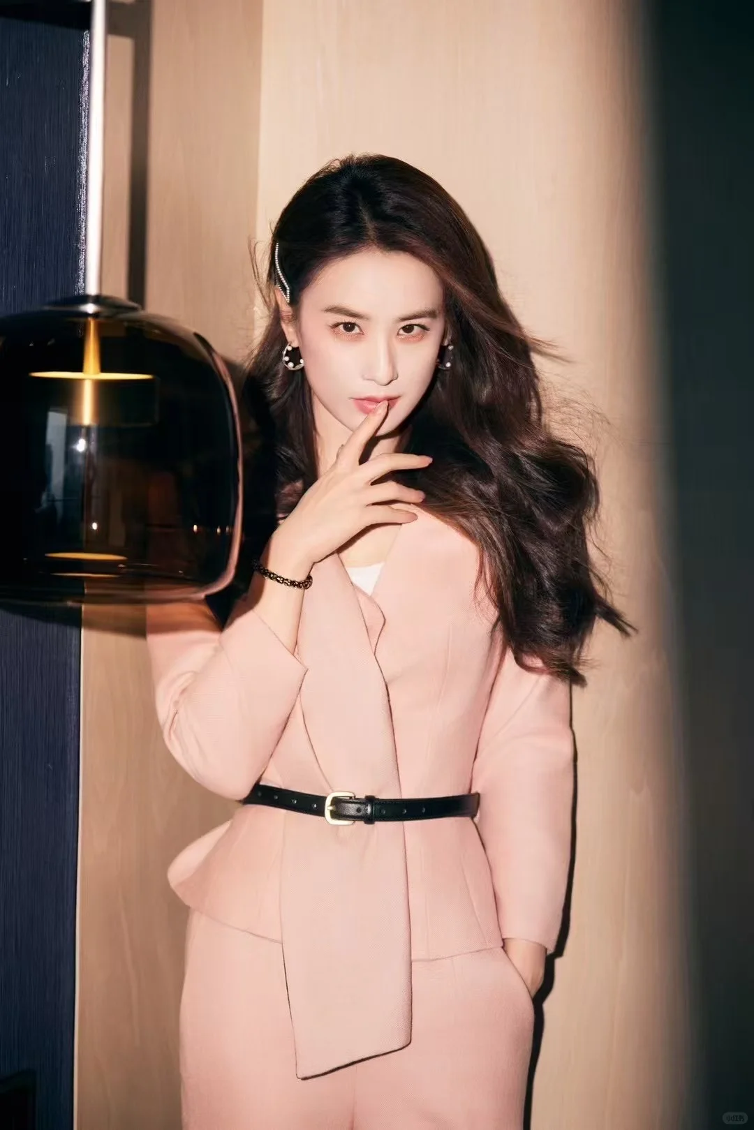 自信最美 黄圣依 女神穿搭 美出高级感