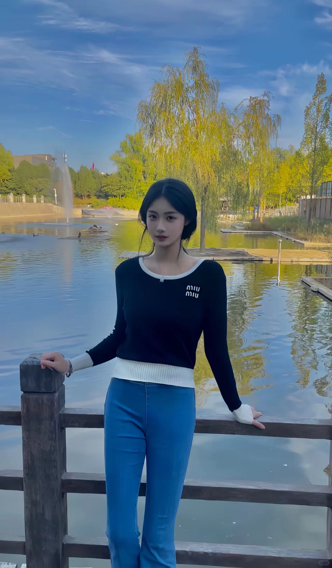 学校池塘里的小天鹅🦢
