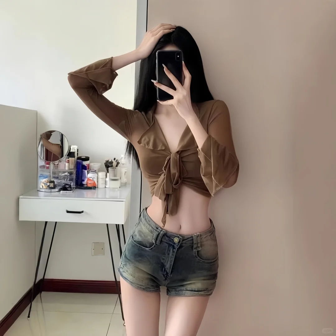 这款短裤夏季必入！谁穿都是腿精。