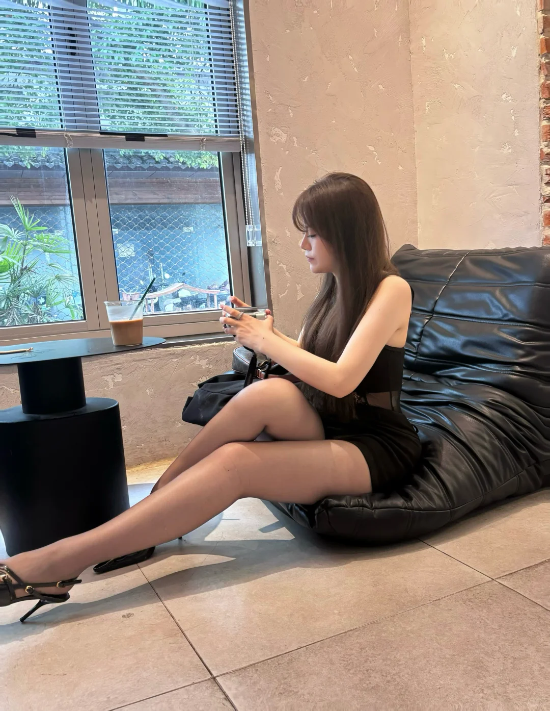 今天穿了你喜欢的黑丝