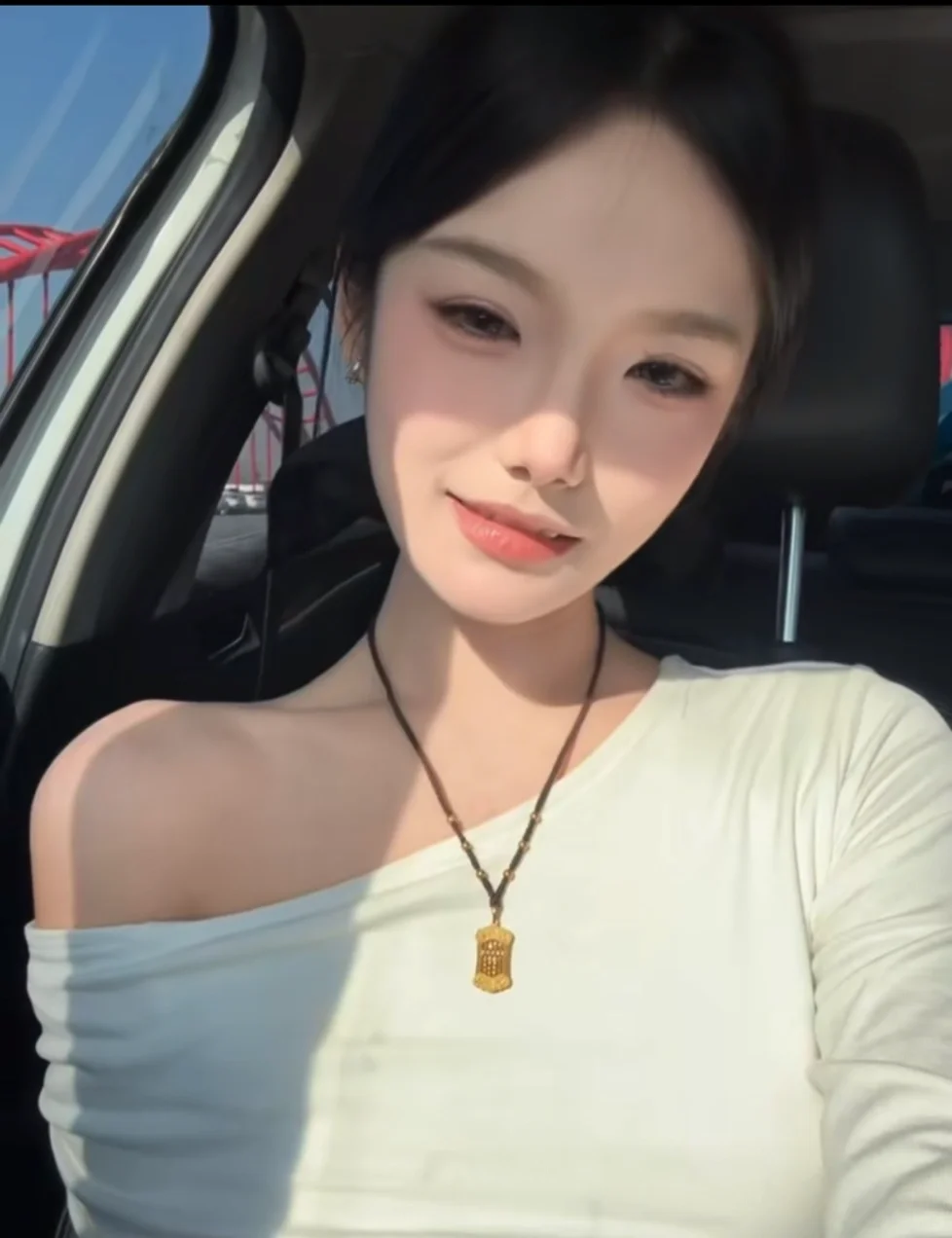 新人模特，气质女孩儿，可互动，蹲优质摄影师