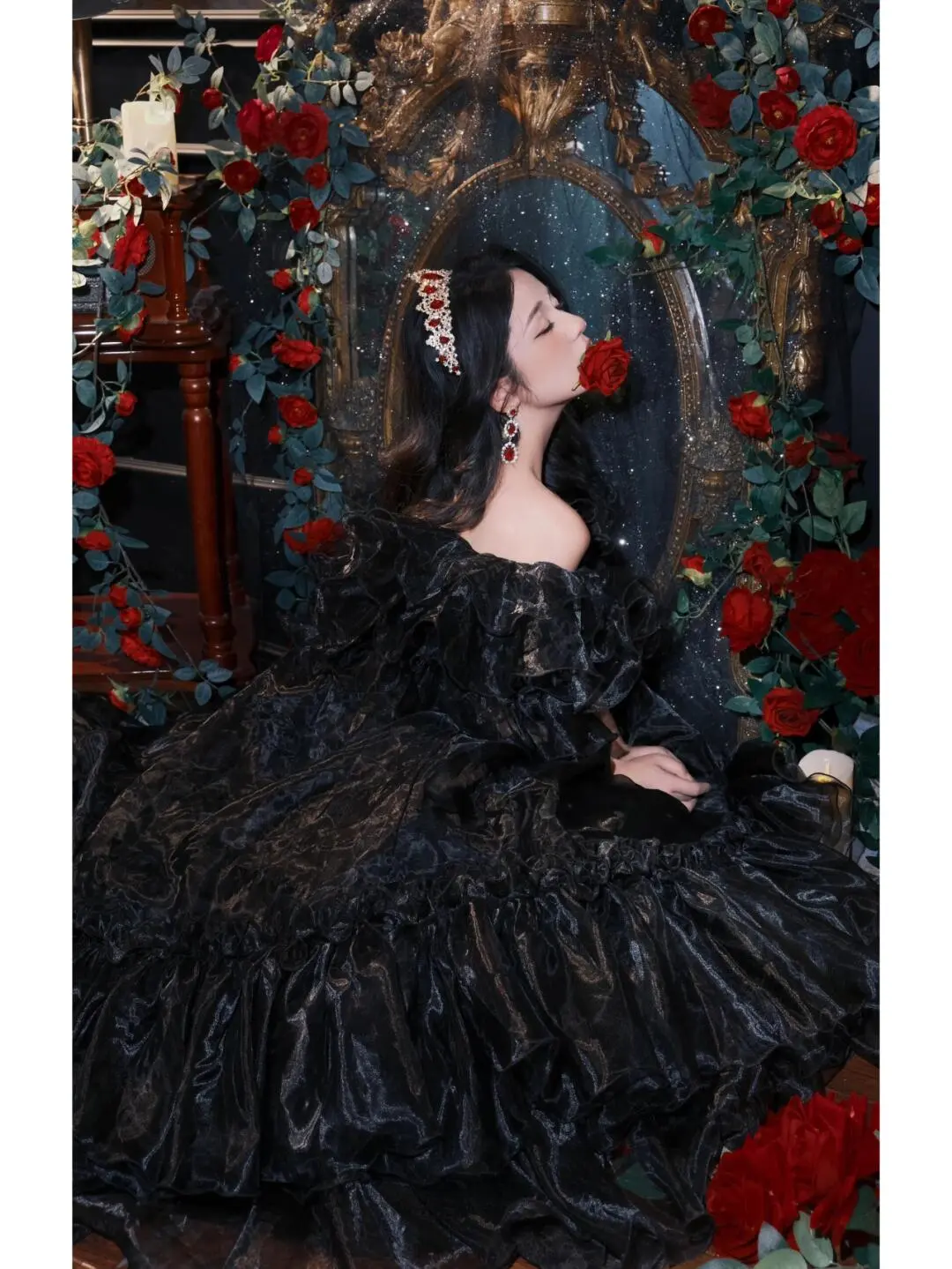 暗黑玫瑰少女🌹演绎极致魅惑