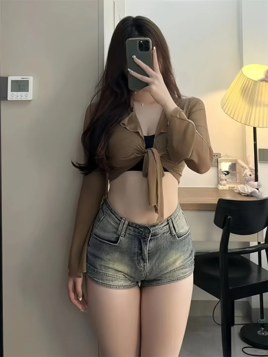 这款短裤夏季必入！谁穿都是腿精。