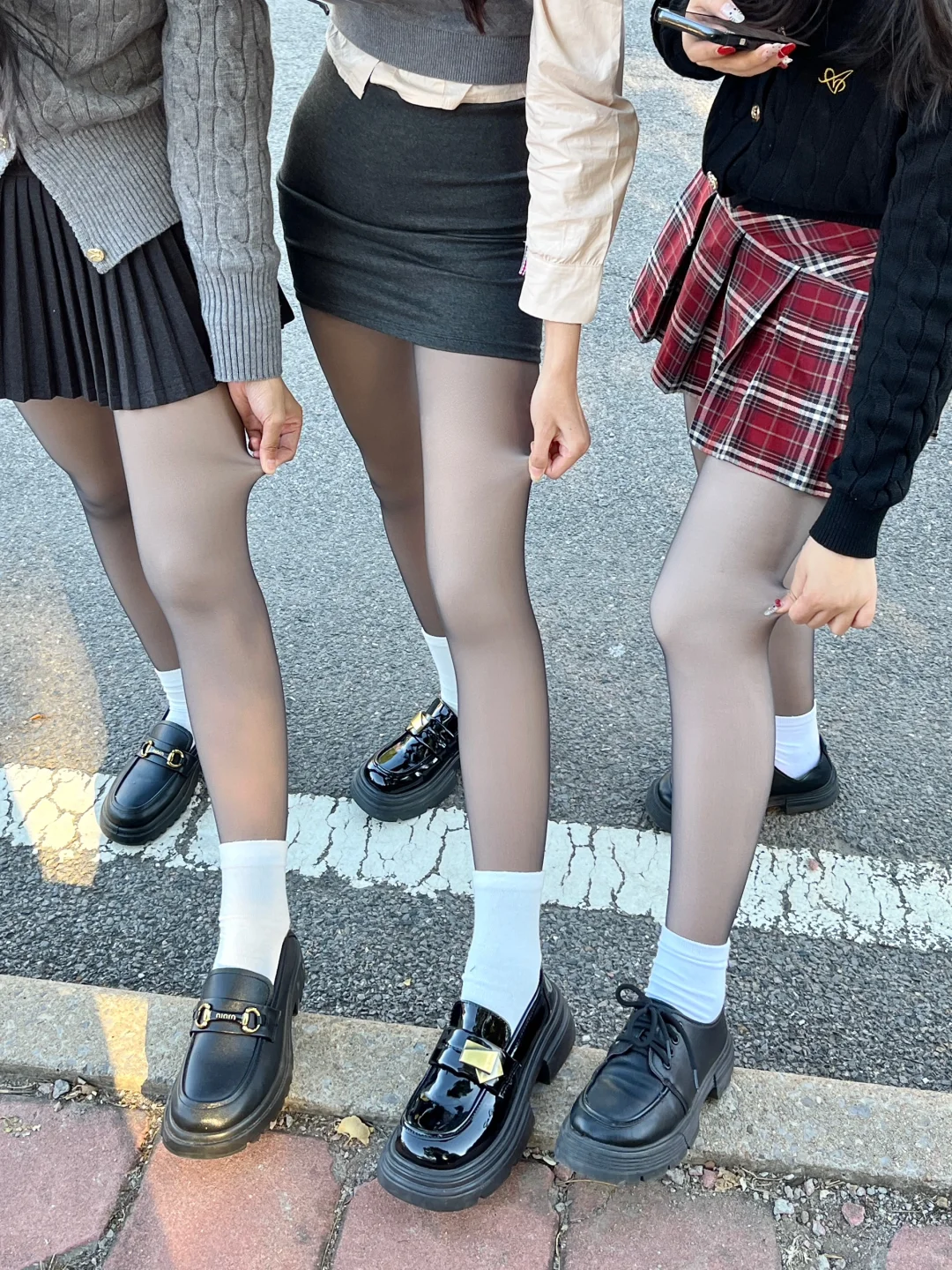真的忍不住。。在大学里穿黑丝不奇怪吗？