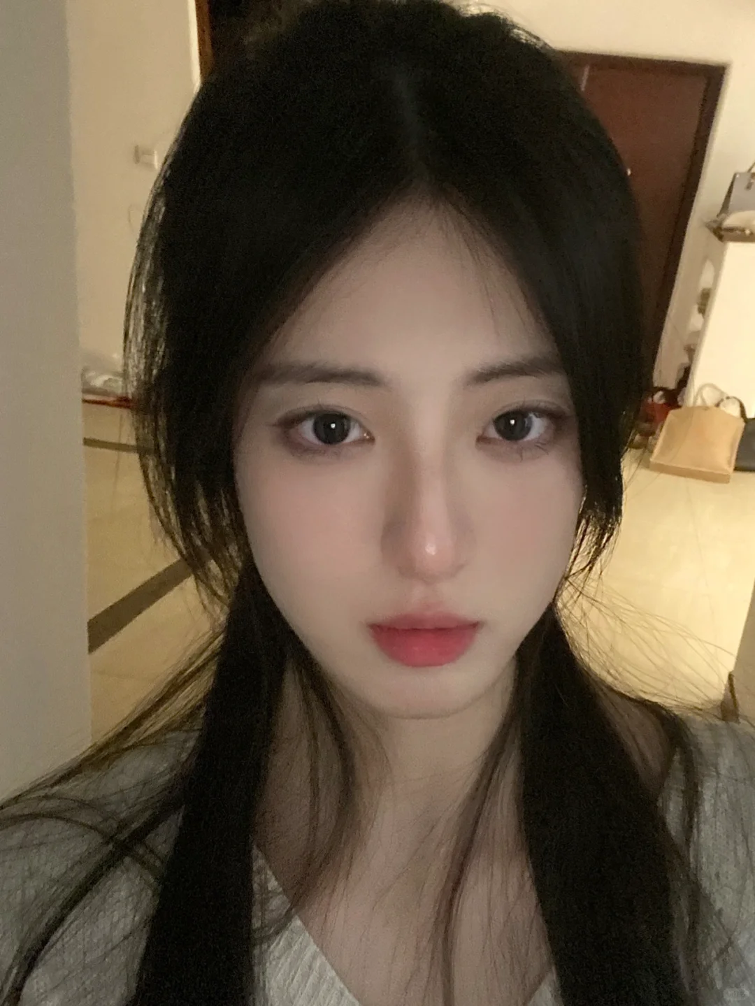 白色永远的爱清透感无眼影日常简单妆容