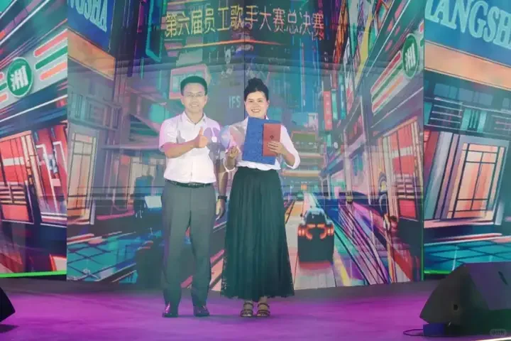 奏响多元文化乐章，首位海外歌王诞生！