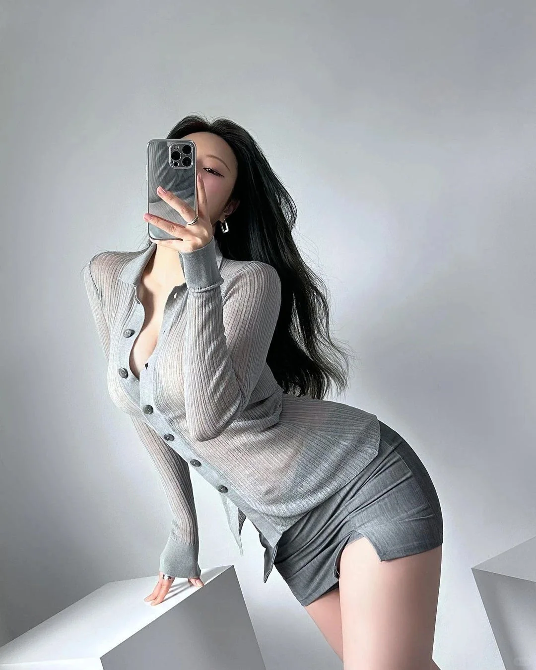 穿出卡戴珊的身材，喜欢哪一套？