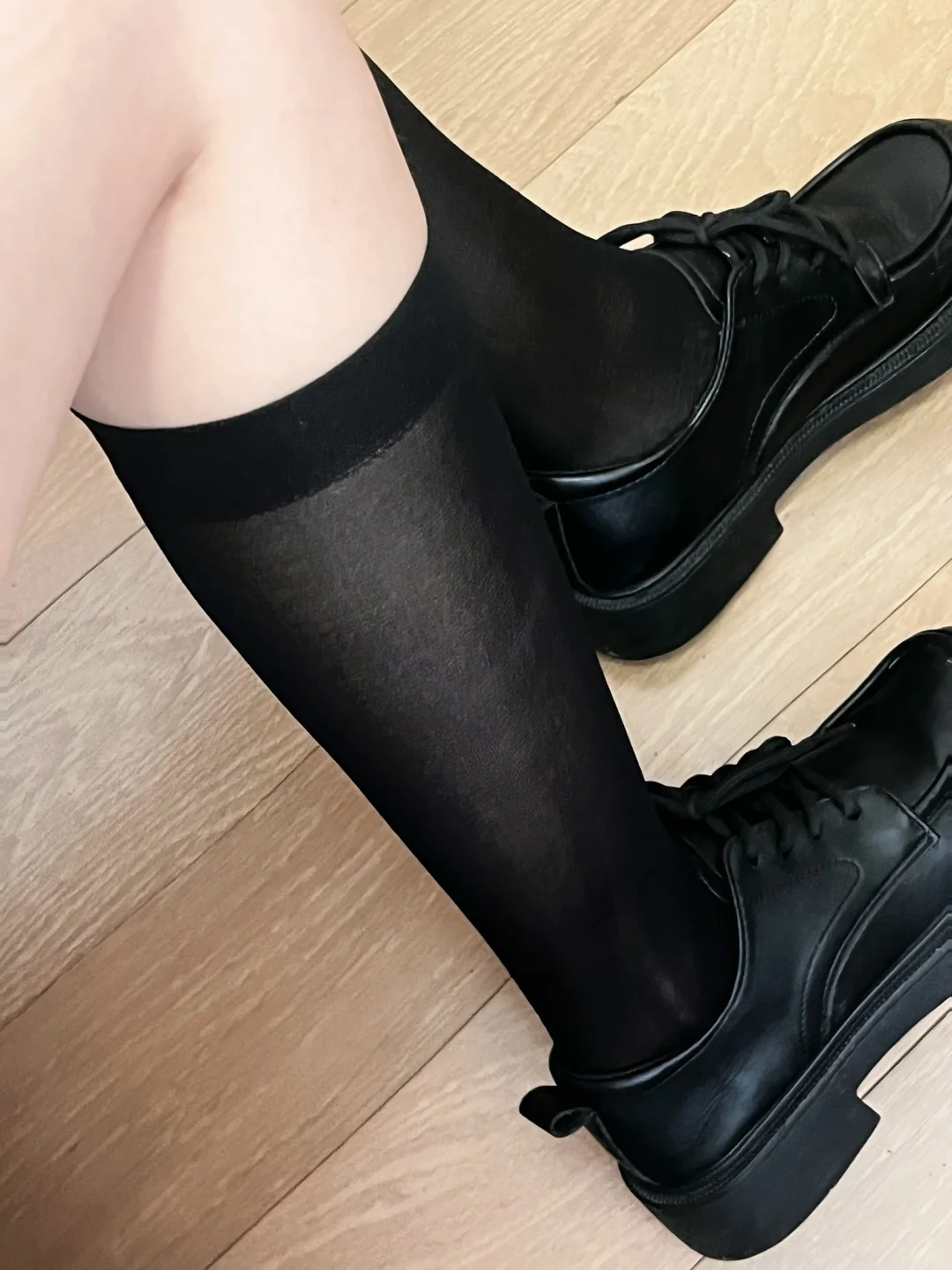 黑丝小腿袜我这种屌丝穿上后……