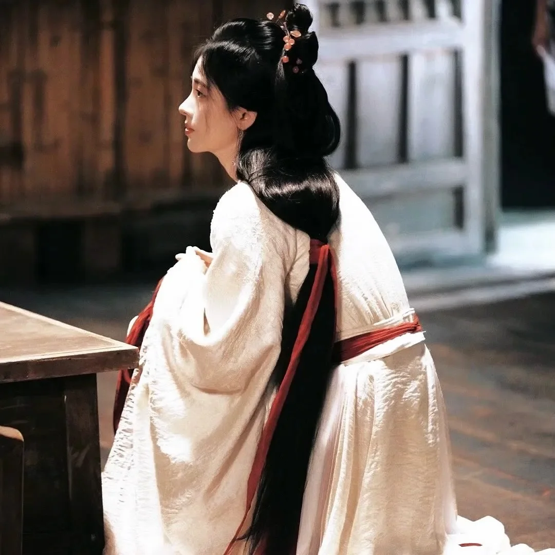 WeChat耳机里听祎古早感鞠婧祎女头
