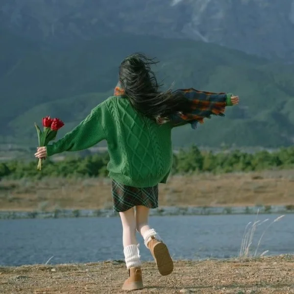 带花女头像