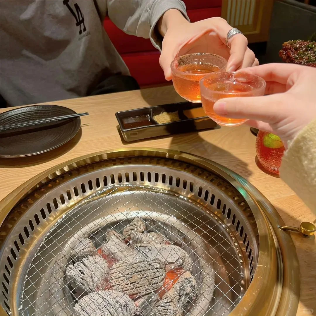 女孩子的快乐就是吃吃喝喝拍拍美照！❤️