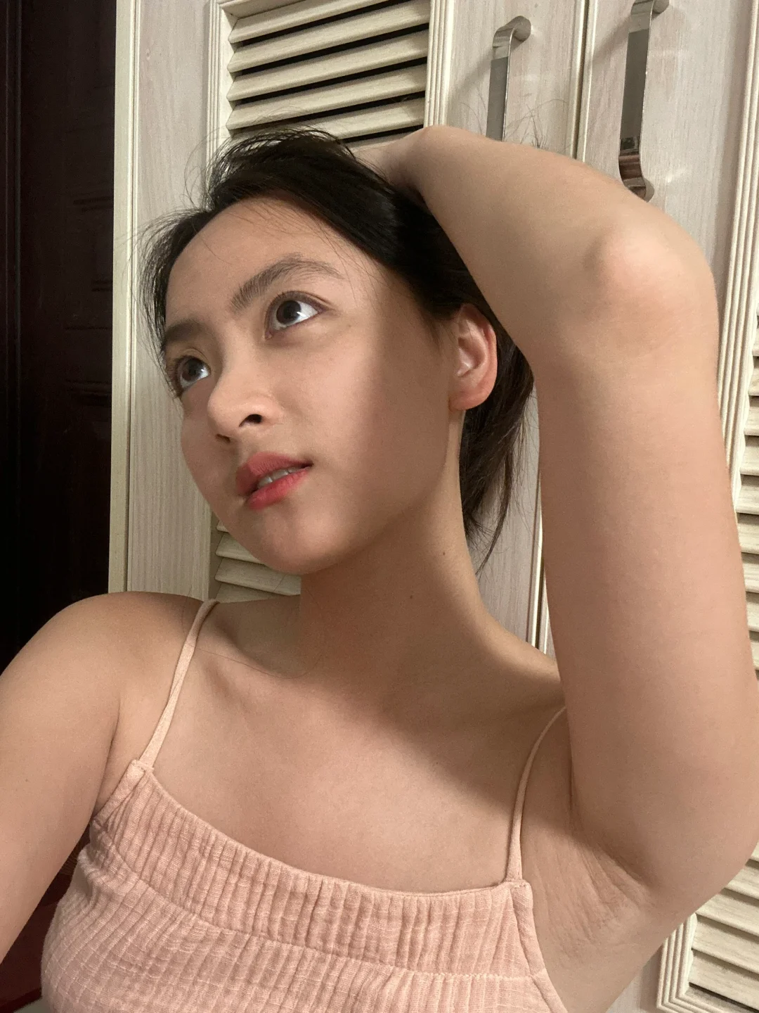 来来来！请大家看天生丽质大美女