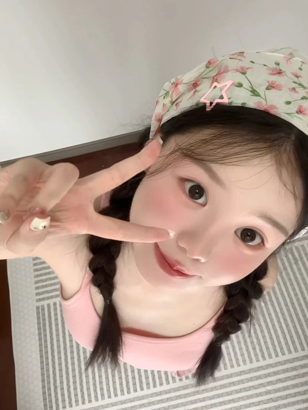 男友视角૮˶• ༝ •˶ა 方圆脸俯拍尊嘟显脸小