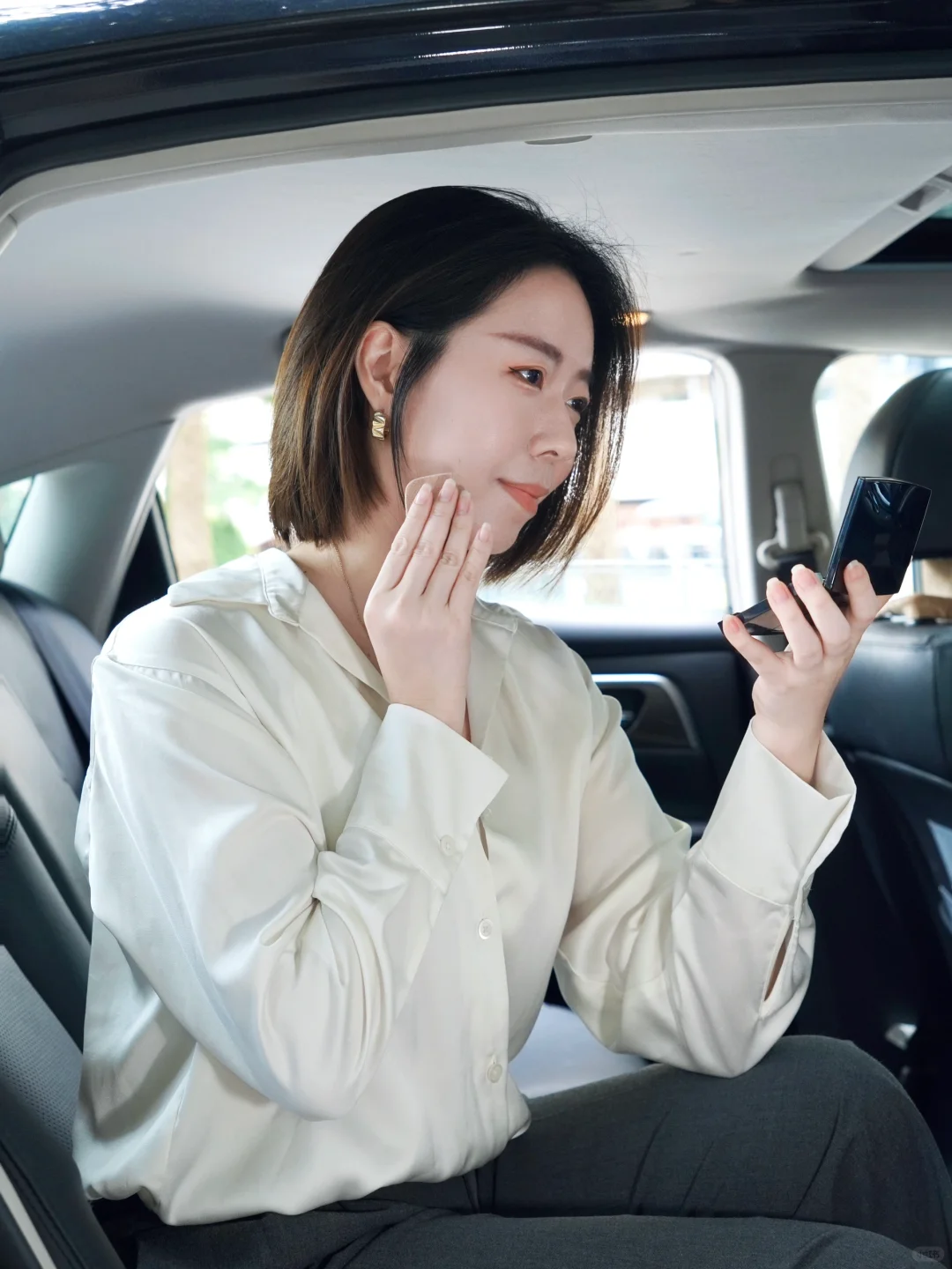 韩剧大女主职场之道·出差也要精致过人