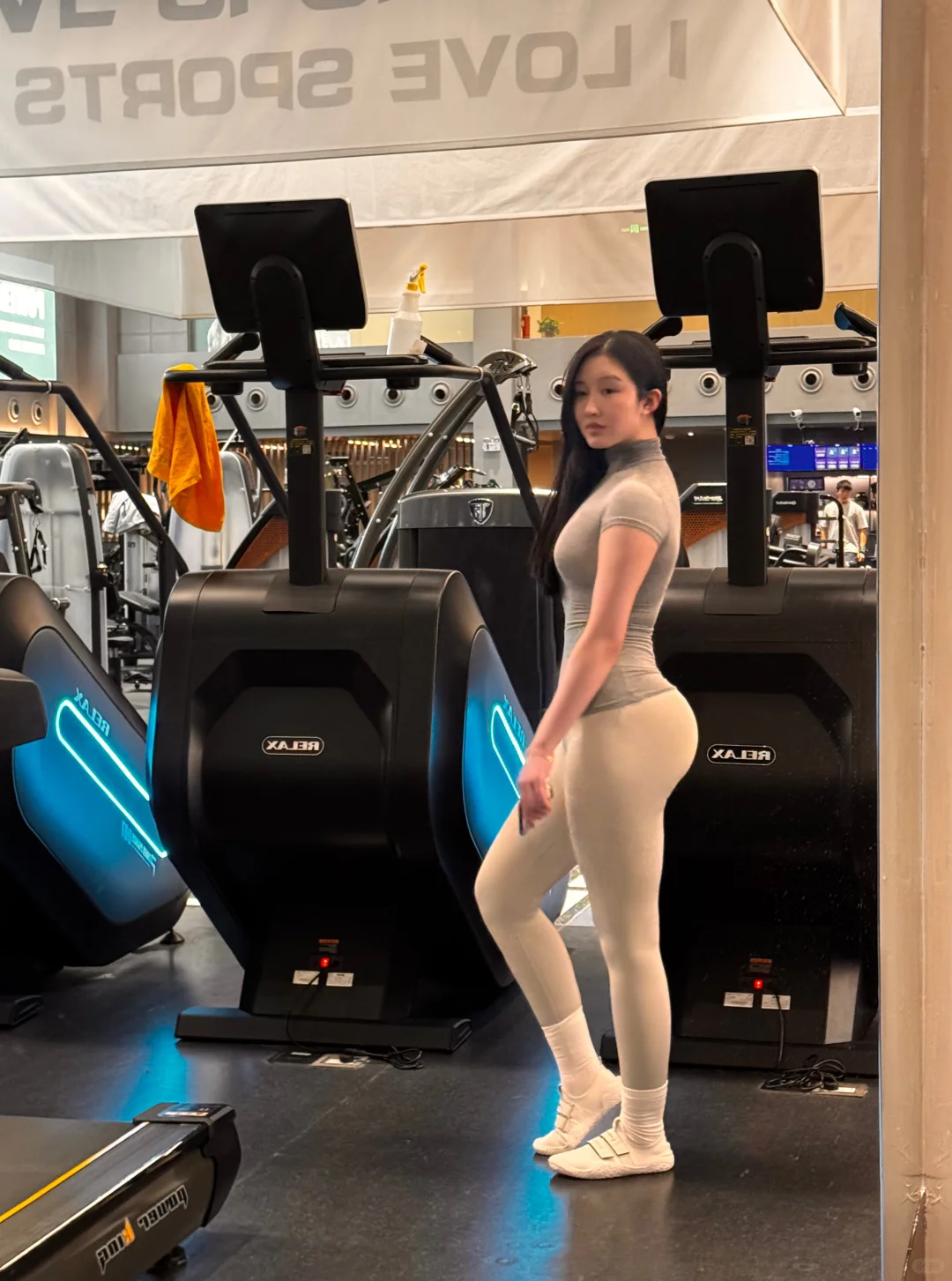 我股四和腘绳肌不发达 但我臀是真肌肉臀