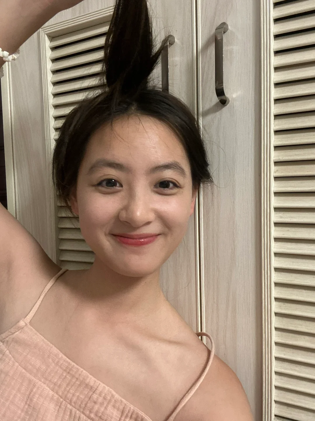 来来来！请大家看天生丽质大美女