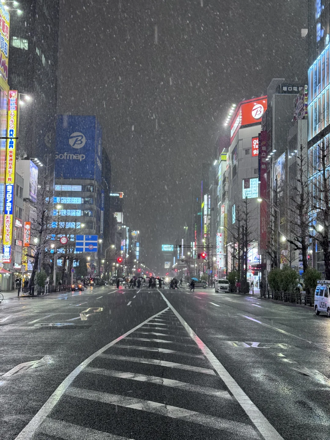 东京下雪了！好浪漫！