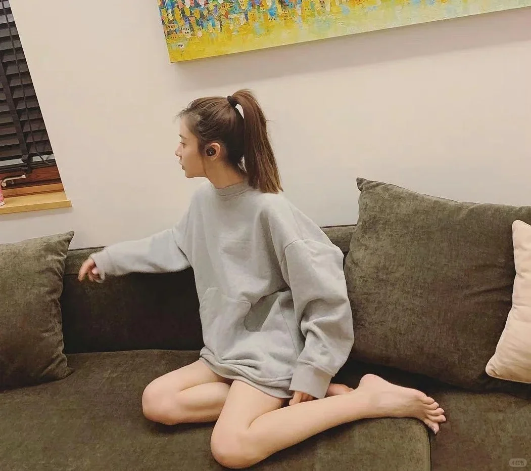 美娜的玉足