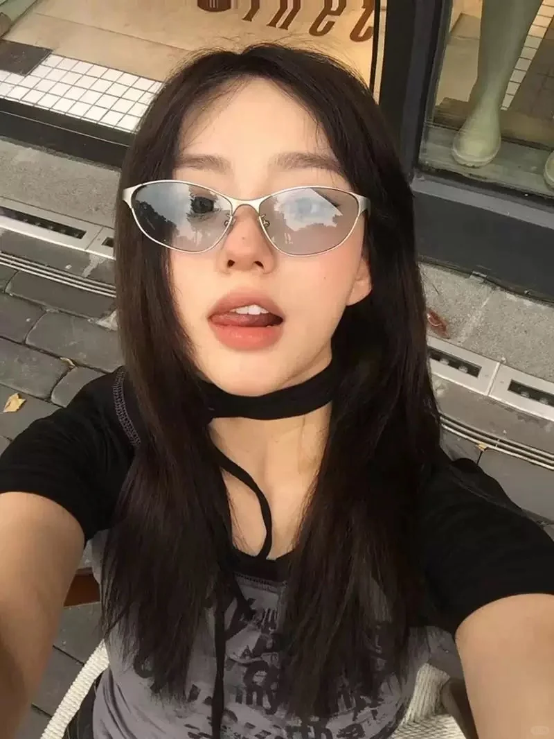 韩国超被路人问爆的辣妹墨镜