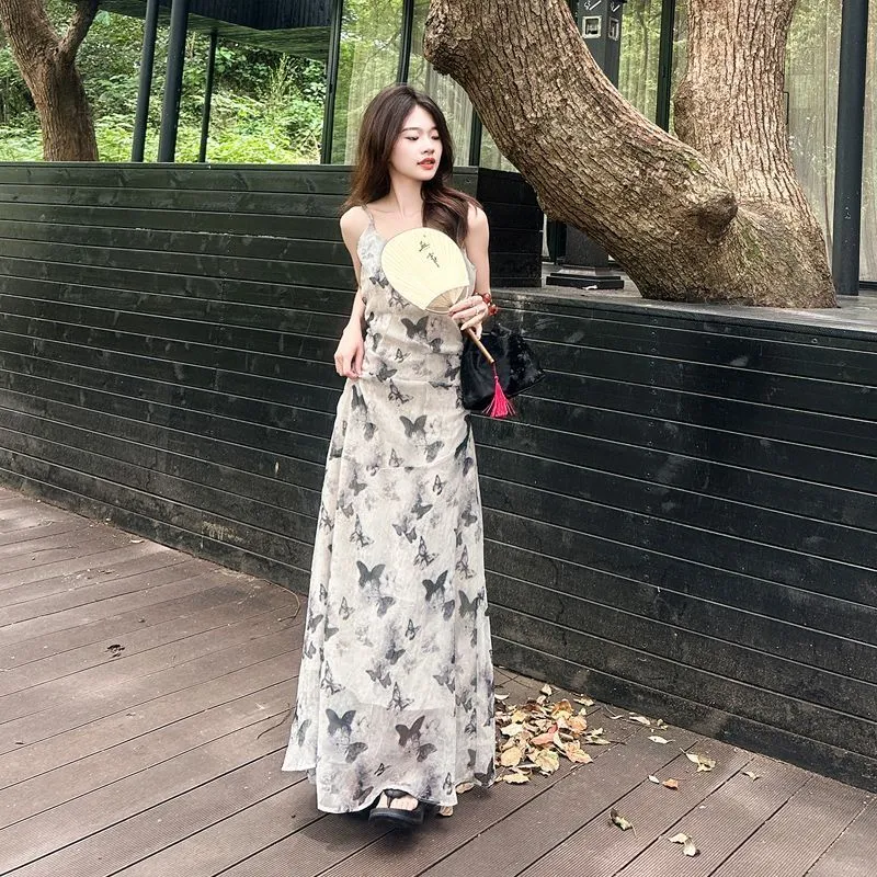 👗水墨蝴蝶吊带裙：夏日法式风情💃