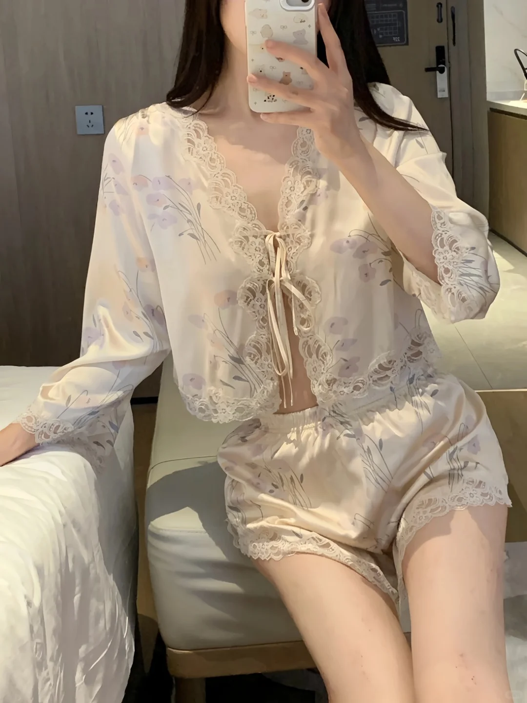 真的有那么丝滑吗 性感冰丝睡衣