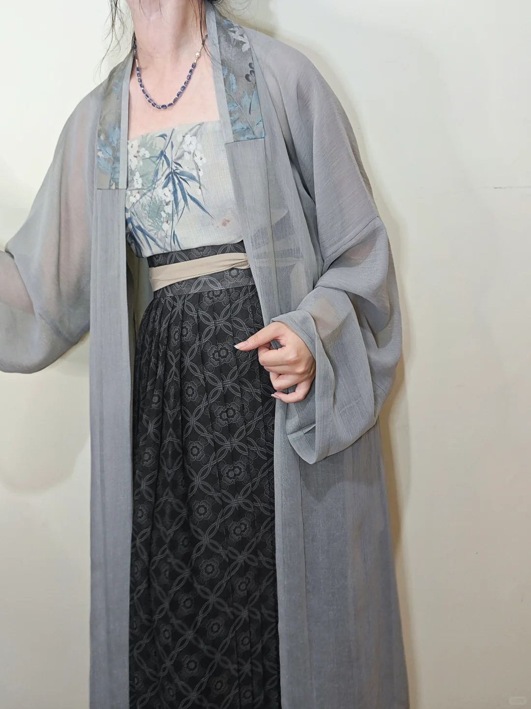汉服穿搭｜修长清冷的宋长衫