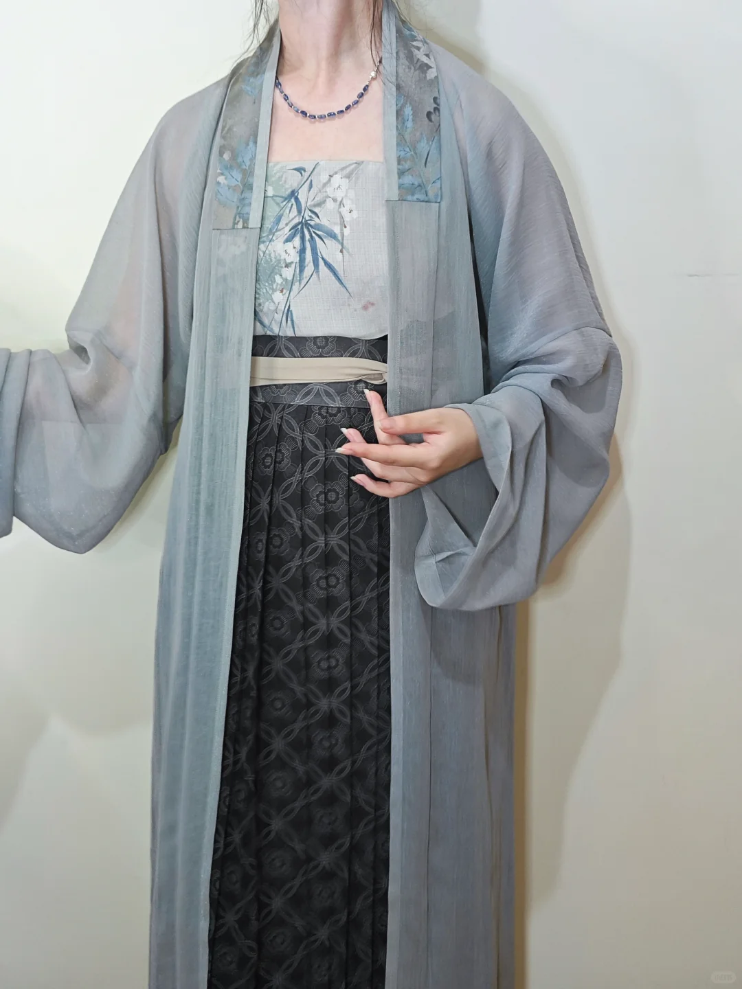汉服穿搭｜修长清冷的宋长衫