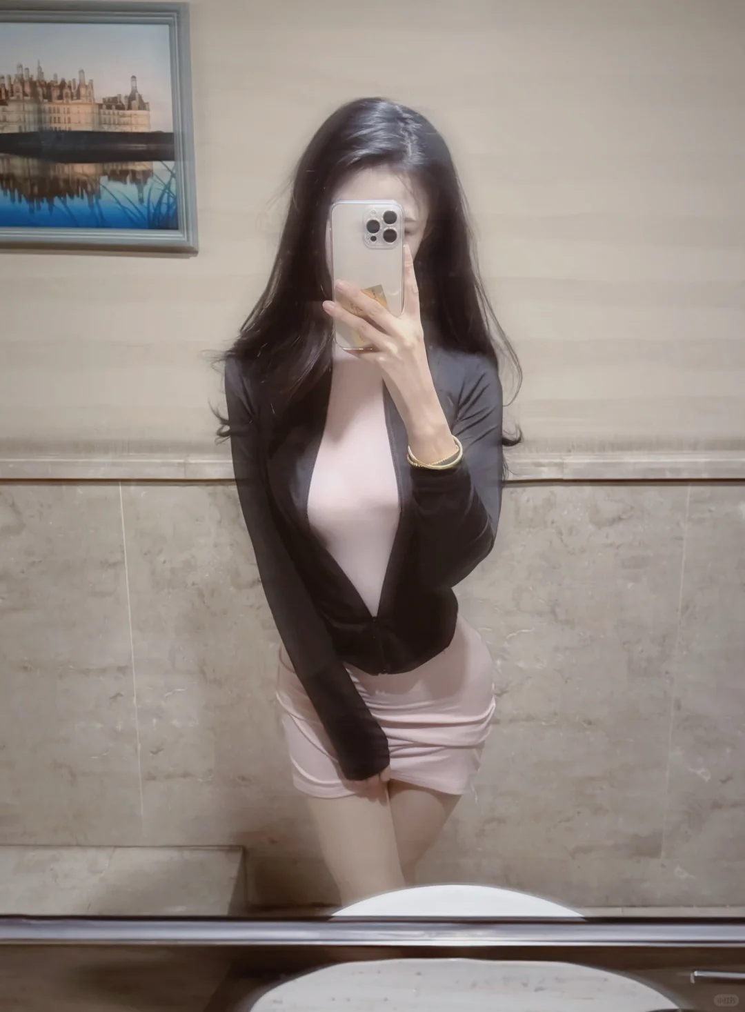 OOTD /同事问穿这样上班要勾引谁？