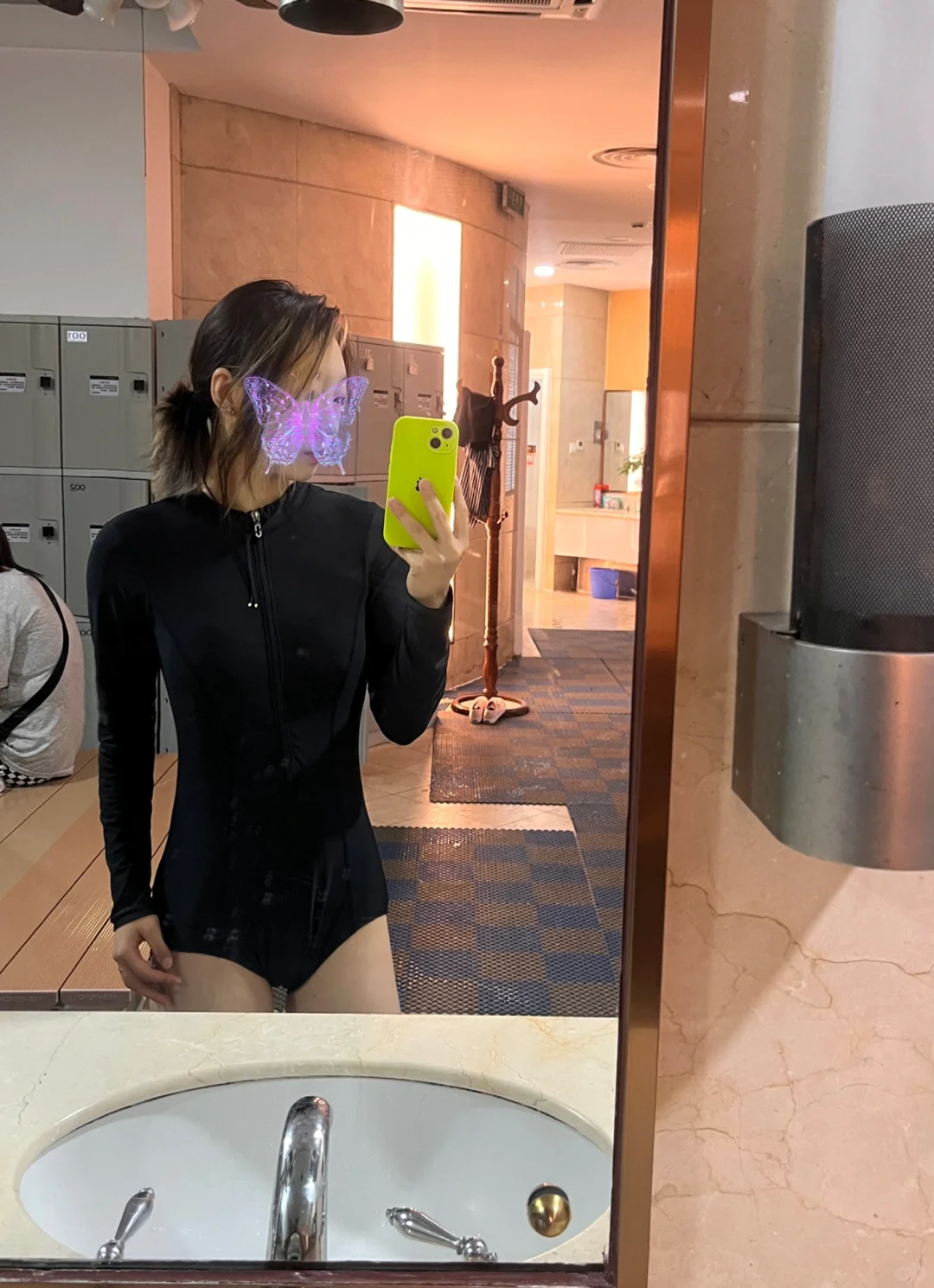 游泳女教练| 告诉你游泳的好处
