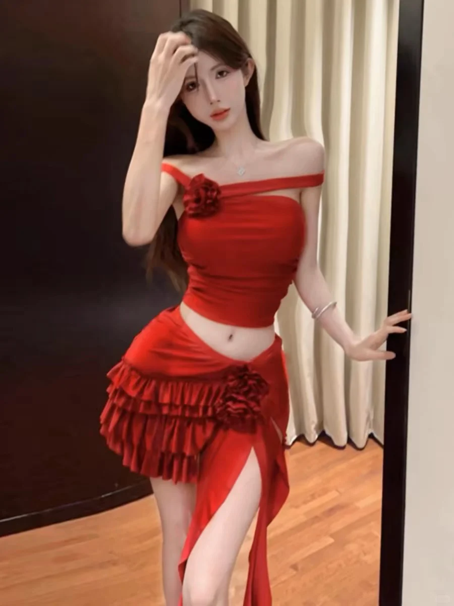 红彩礼服，晚宴耀眼之选✨