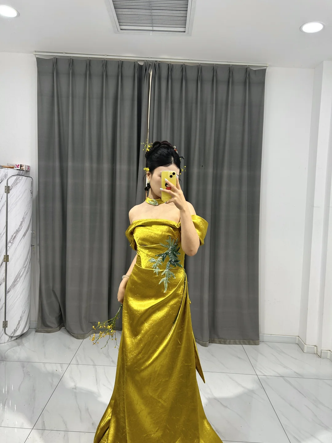 金黄旗袍美到心里了～