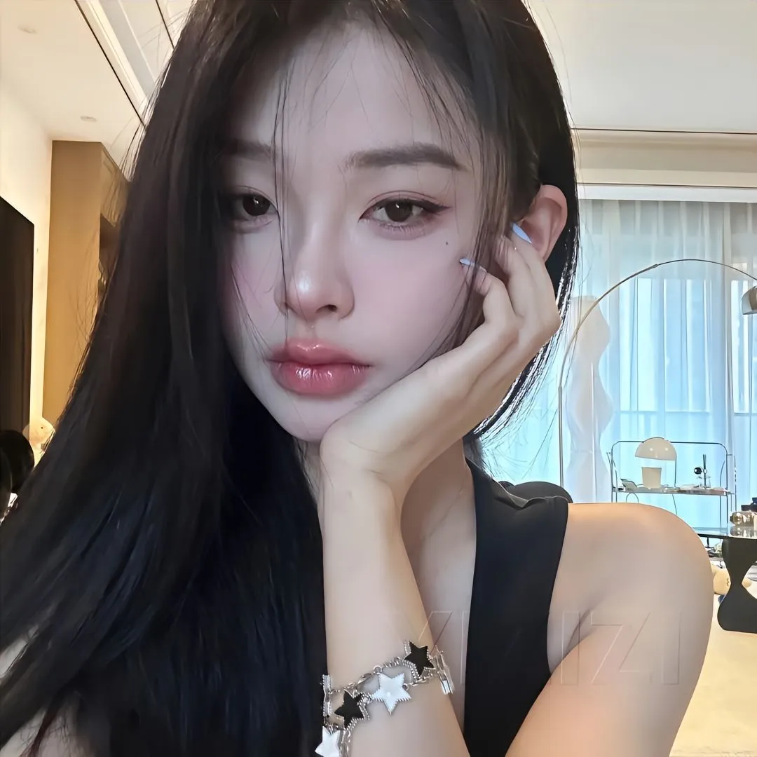 仙女该换头像了(ಡωಡ)