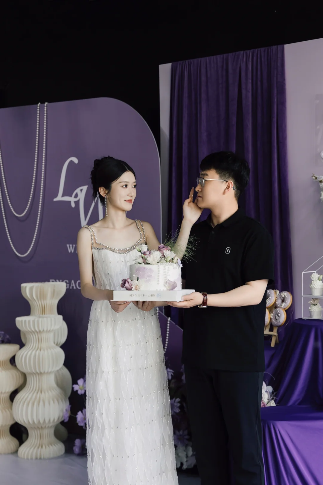邯郸女摄｜紫色系订婚宴真的太高级啦！！！