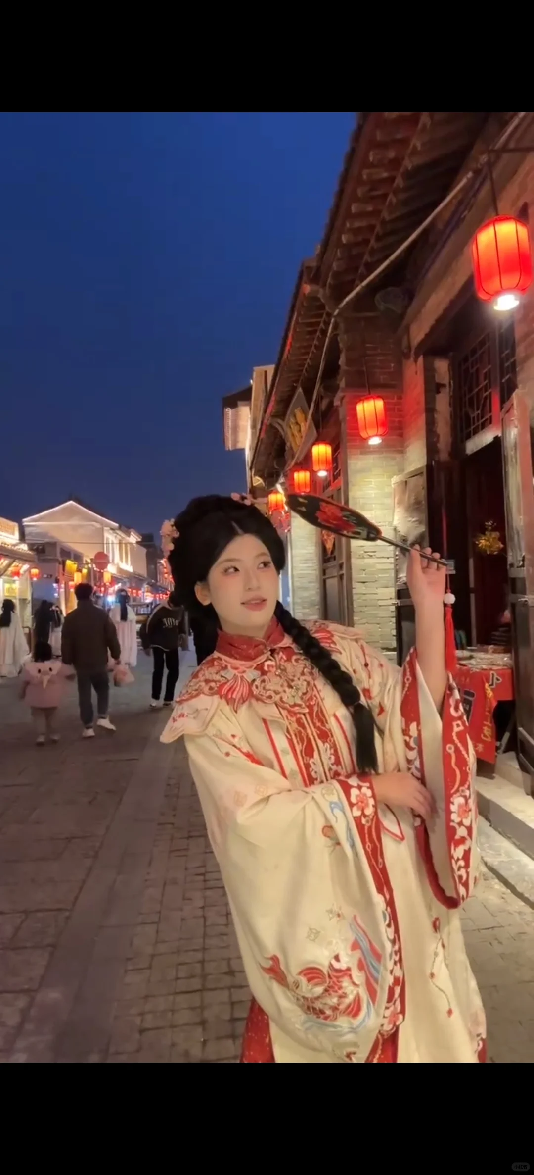 衣襟带花，岁月风平！