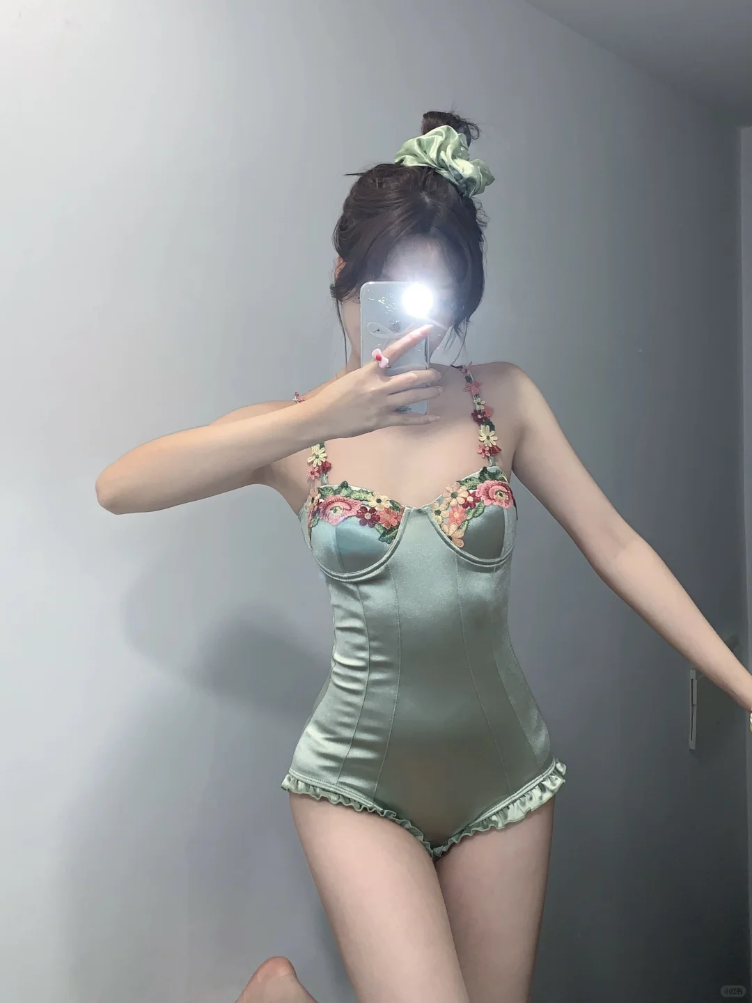 森林精灵本灵的泳衣