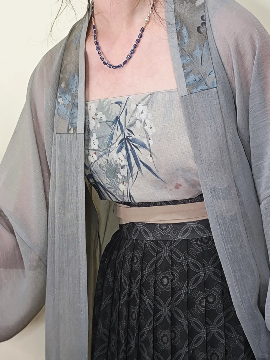汉服穿搭｜修长清冷的宋长衫