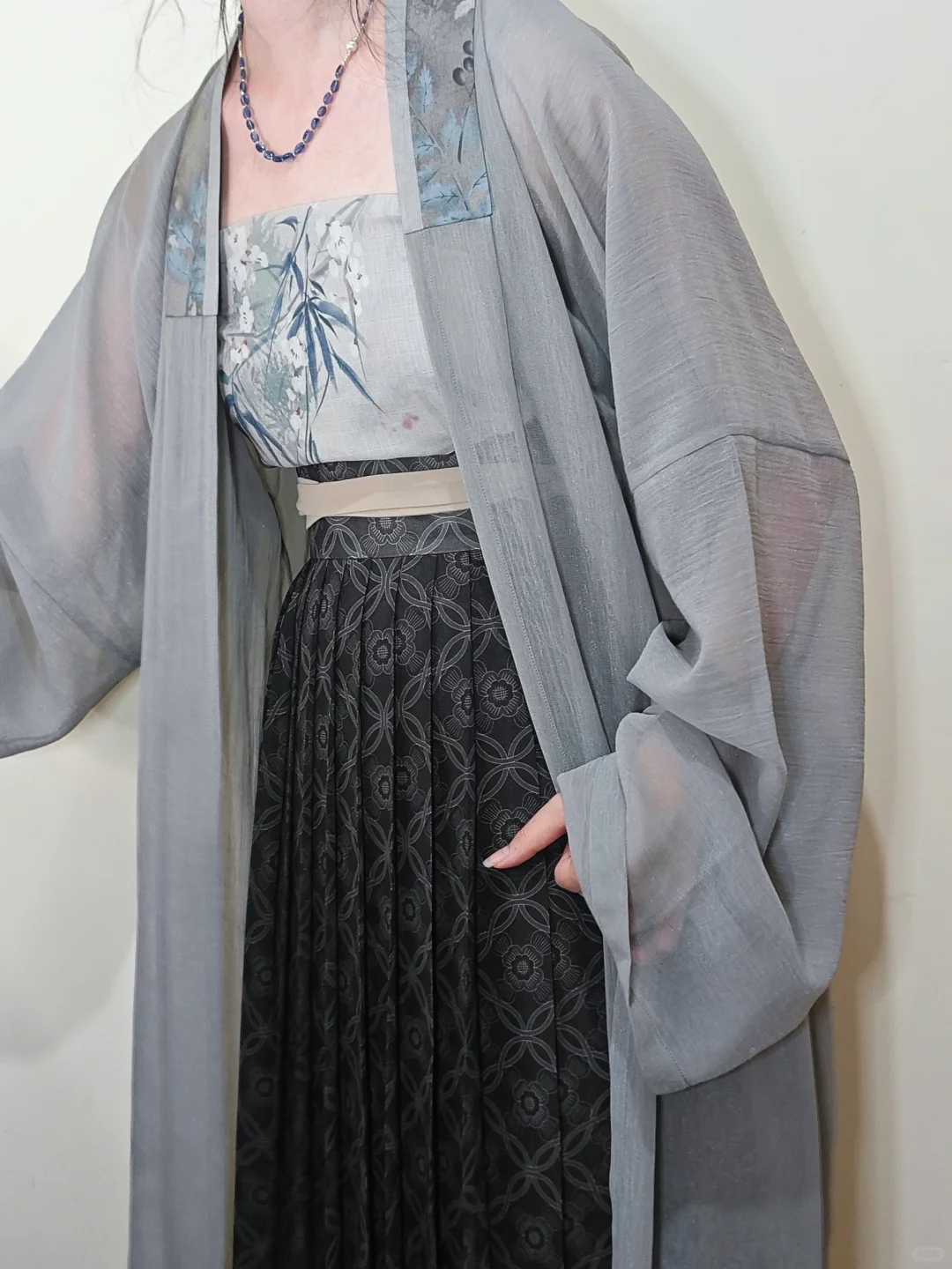 汉服穿搭｜修长清冷的宋长衫
