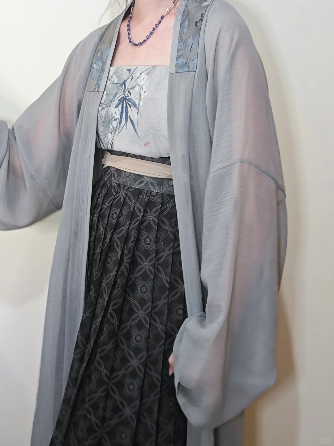 汉服穿搭｜修长清冷的宋长衫