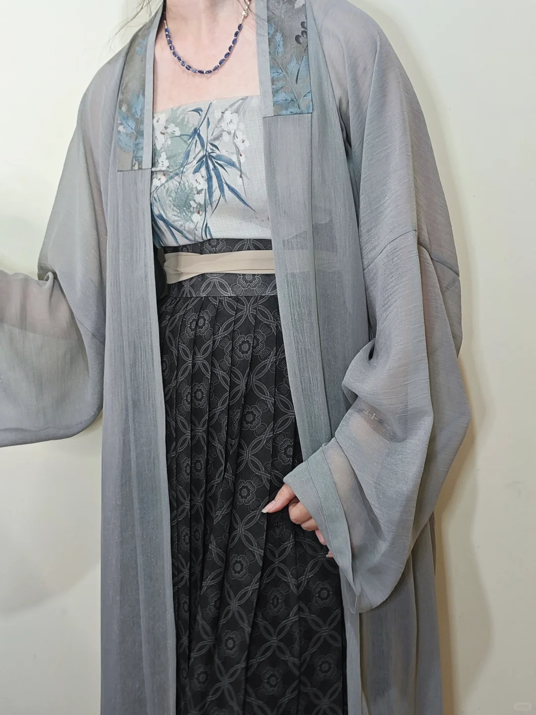 汉服穿搭｜修长清冷的宋长衫