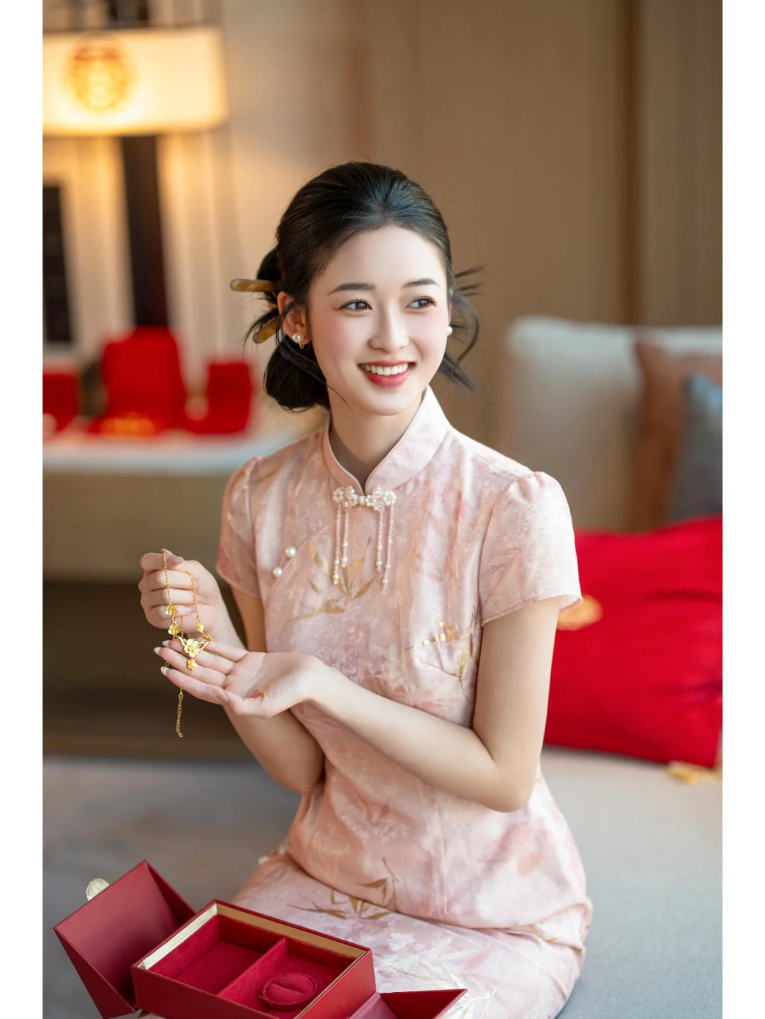 订婚这么穿真的太出片啦！好漂亮哦！！