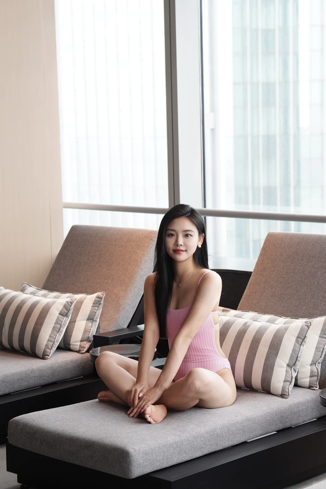泳衣时间到…我又回水里啦~