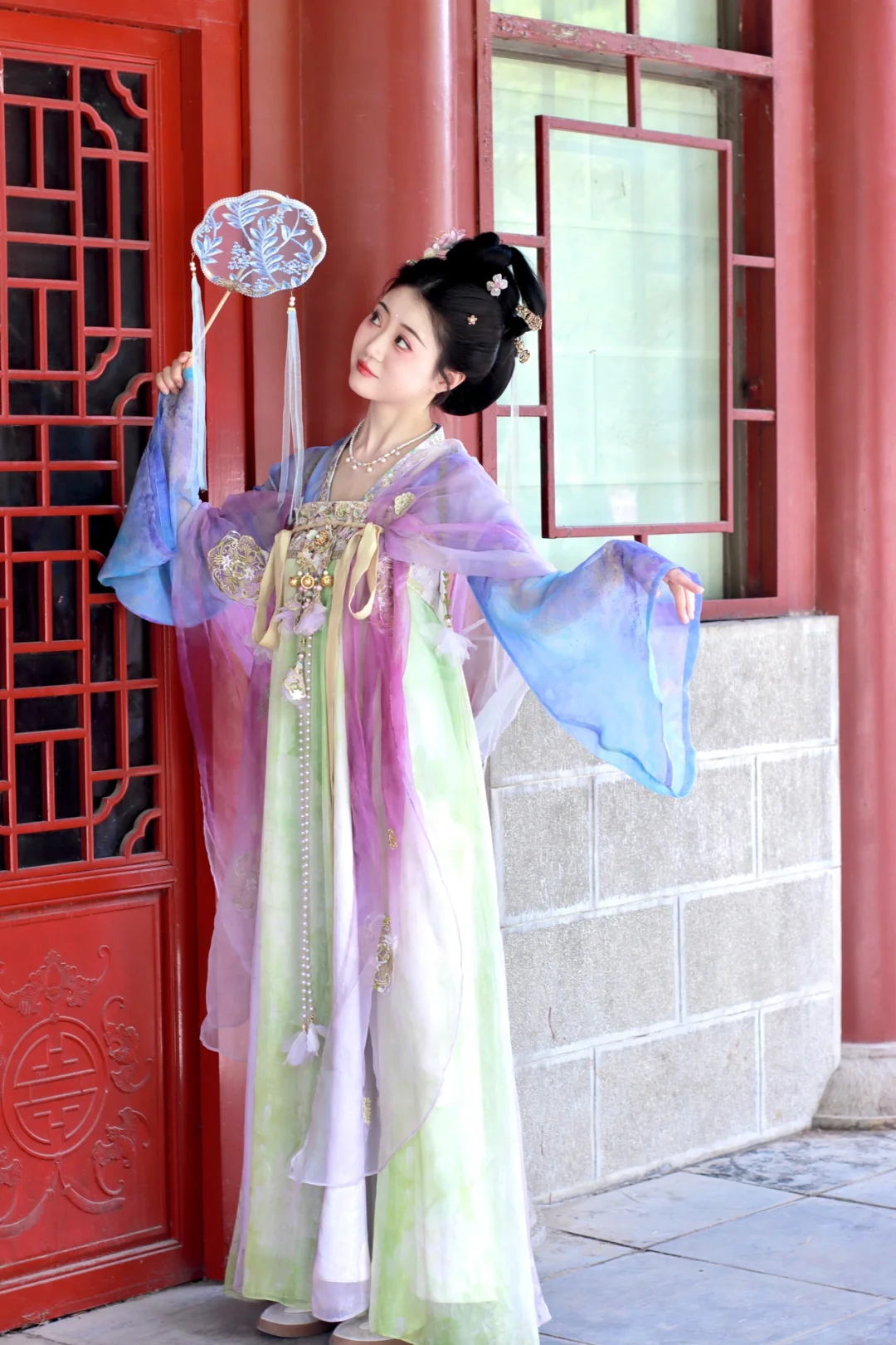 总要体验一次书里的古风美少女吧