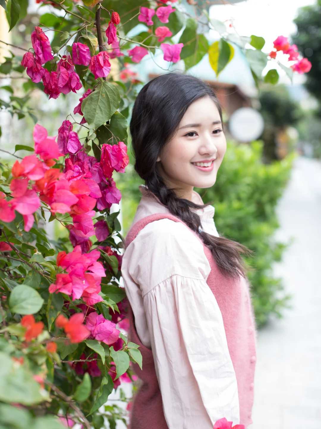 赵露思｜人比花娇