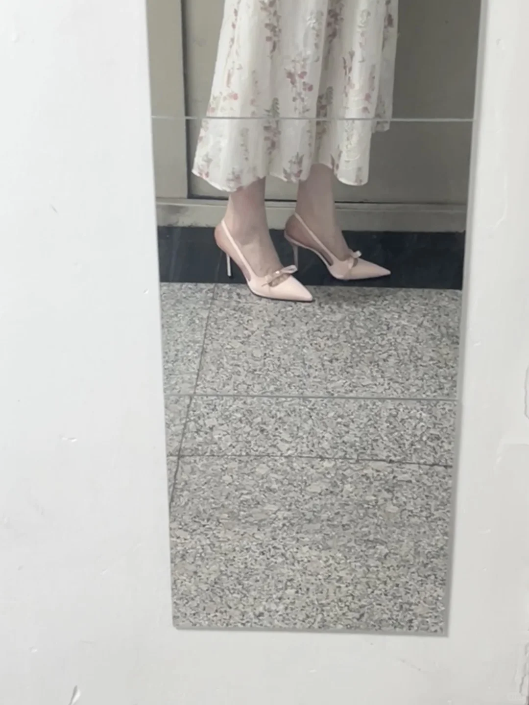 21岁女大人生中第一双高跟鞋